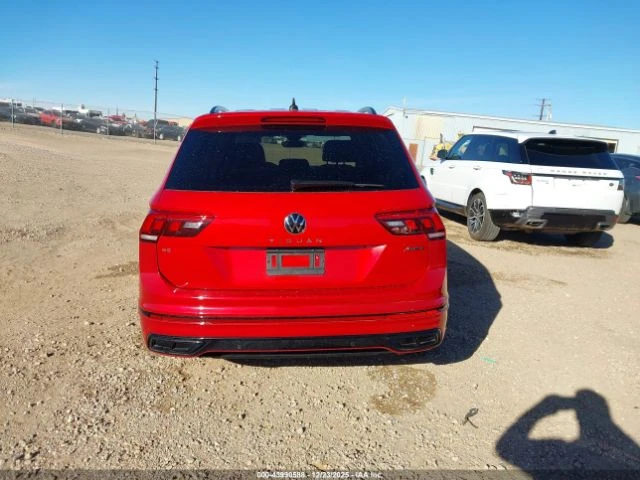 VW Tiguan * R-LINE* КОЖА* ПОДГРЕВ* ПАНОРАМА* , снимка 14 - Автомобили и джипове - 53937526