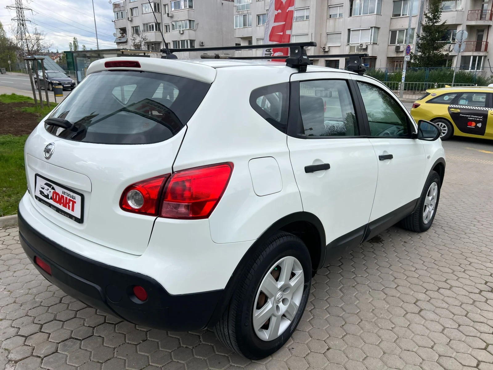 Nissan Qashqai 1.6i/РЕАЛНИ КМ ! ! !  - изображение 4