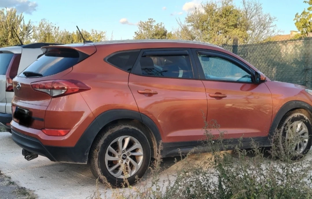 Hyundai Tucson, снимка 15 - Автомобили и джипове - 53967218