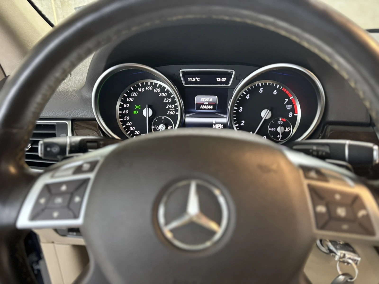 Mercedes-Benz ML 350 Джип, снимка 15 - Автомобили и джипове - 54006125