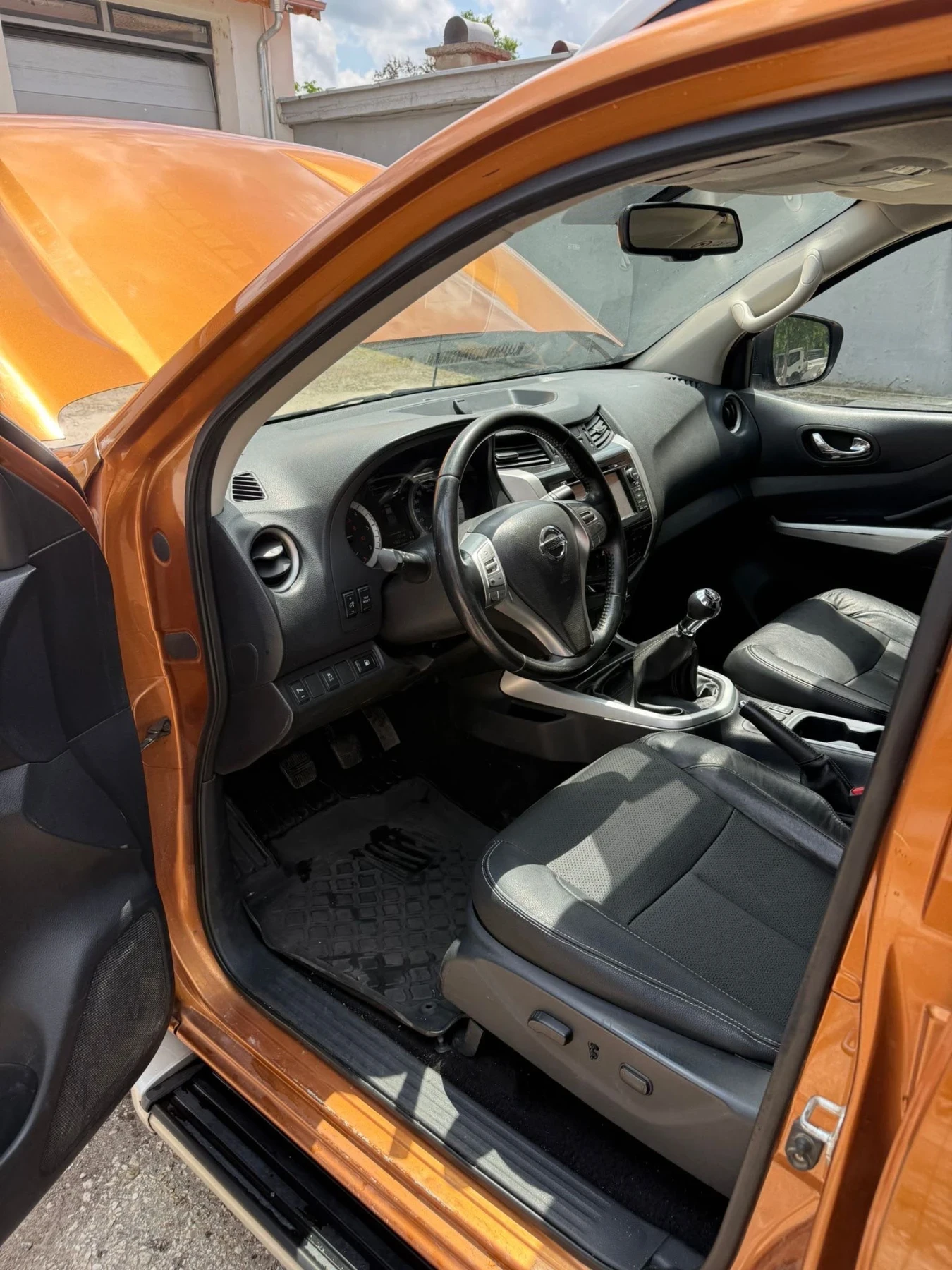 Nissan Navara NP300, снимка 6 - Автомобили и джипове - 54955678