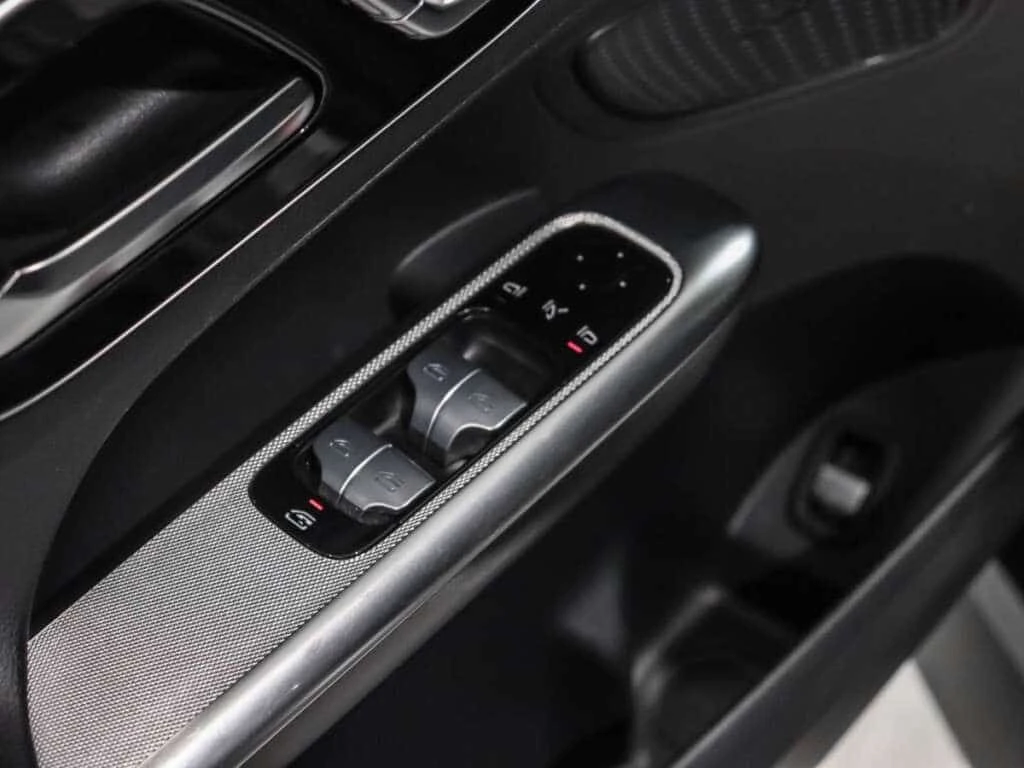 Mercedes-Benz GLC 300 AMG pkg/ Premium Pkg / Sport & Night Pkg / Ambient, снимка 15 - Автомобили и джипове - 55172419