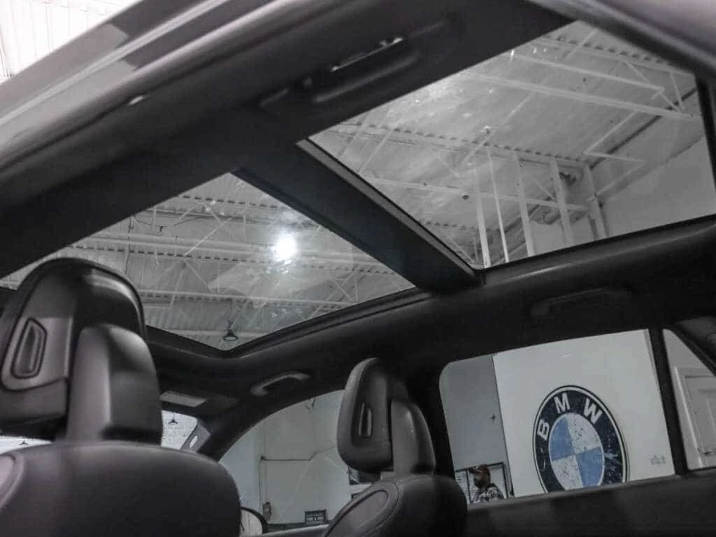 Mercedes-Benz GLC 300 AMG pkg/ Premium Pkg / Sport & Night Pkg / Ambient, снимка 17 - Автомобили и джипове - 55172419