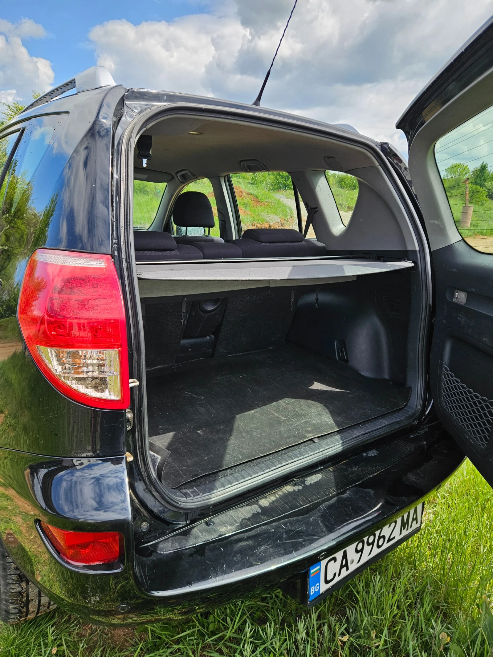 Toyota Rav4, снимка 13 - Автомобили и джипове - 55323240