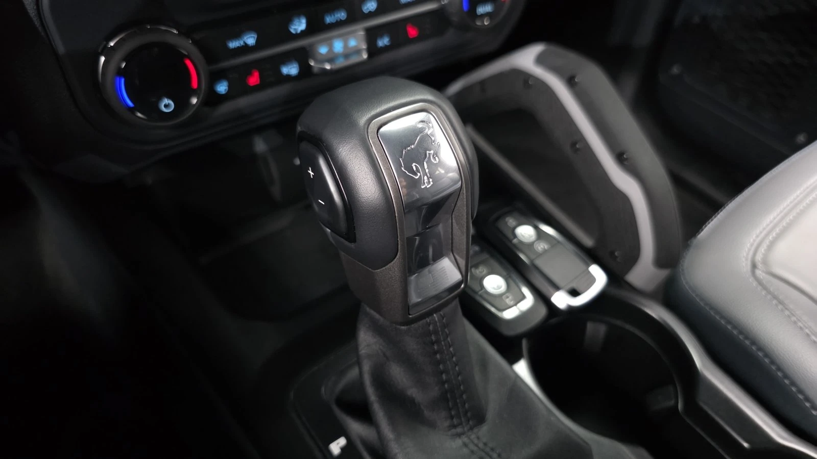 Ford Bronco 2.7* 360* KEYLESS* ПОДГРЕВ ВОЛАН* КРАЙНА ЦЕНА, снимка 9 - Автомобили и джипове - 55324880