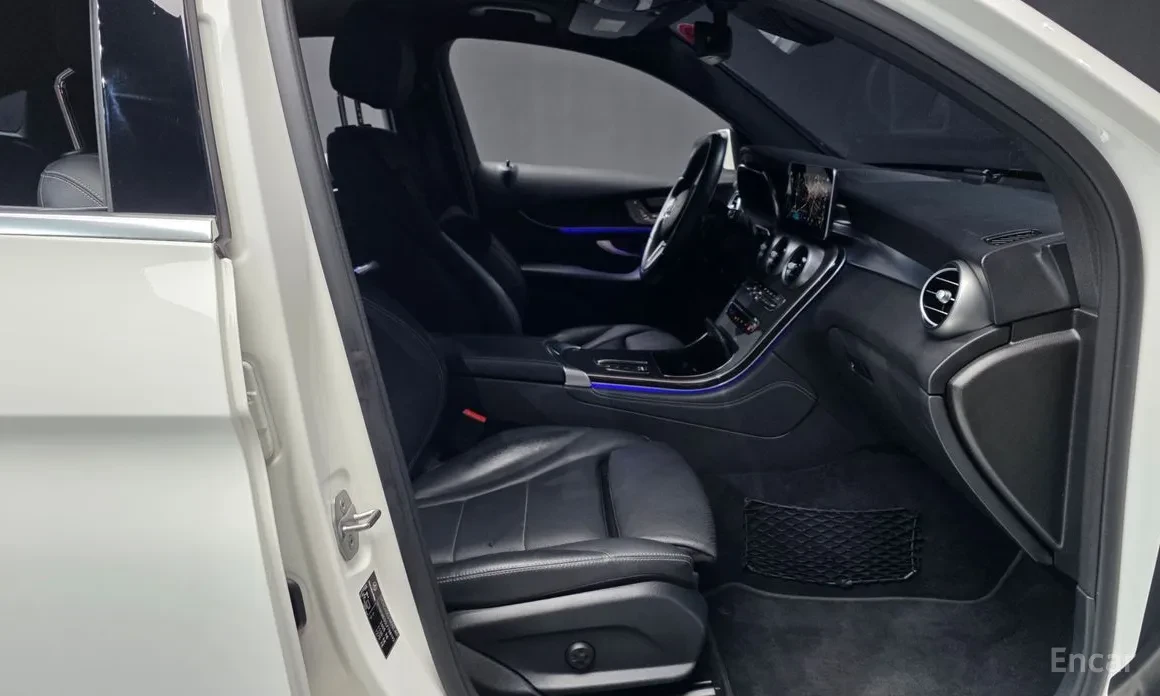 Mercedes-Benz GLC 300 | AMG LINE | 4MATIC , снимка 13 - Автомобили и джипове - 55970823