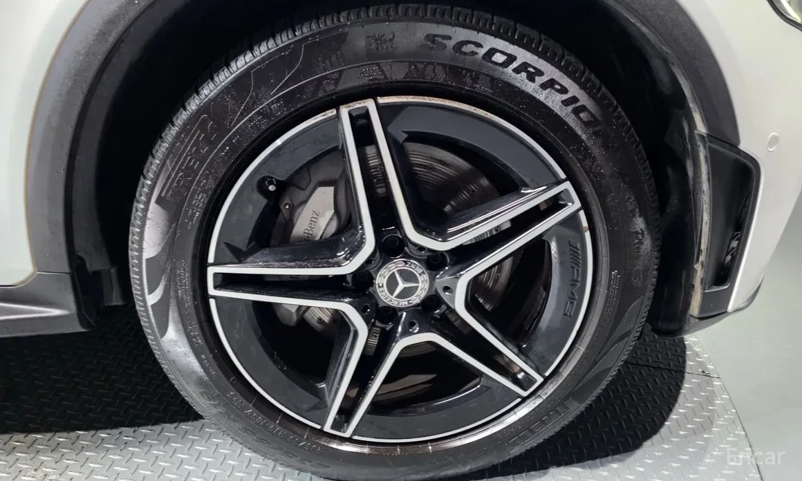 Mercedes-Benz GLC 300 | AMG LINE | 4MATIC , снимка 5 - Автомобили и джипове - 55970823