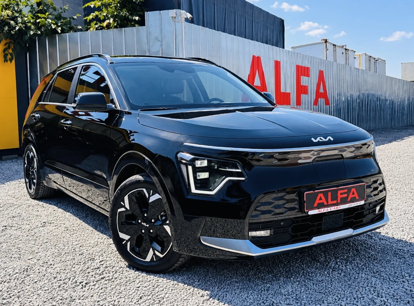 Kia Niro 64kw/SOH:100%/ПЪЛНА ГАРАНЦИЯ/ВСИЧКИ ЕКСТРИ/НОВА///, снимка 4 - Автомобили и джипове - 56060691