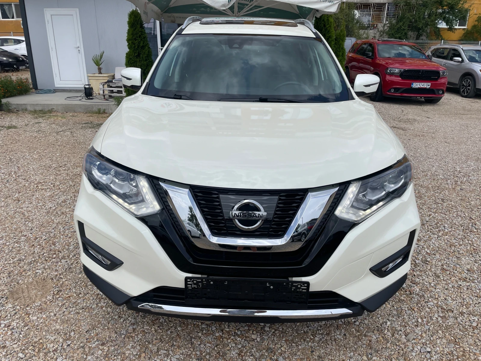 Nissan Rogue 2.5i-4x4-AVTOM/FULL-DISTRONIC-PANORAMA-360 KAMERA-, снимка 2 - Автомобили и джипове - 56082798