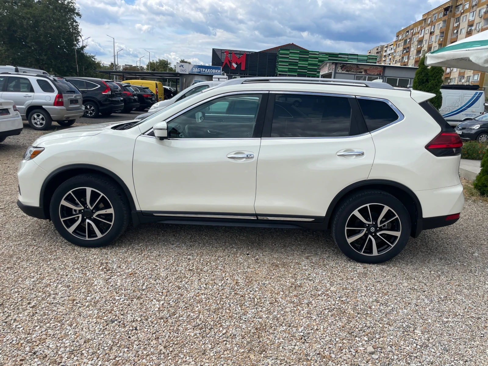 Nissan Rogue 2.5i-4x4-AVTOM/FULL-DISTRONIC-PANORAMA-360 KAMERA-, снимка 8 - Автомобили и джипове - 56082798