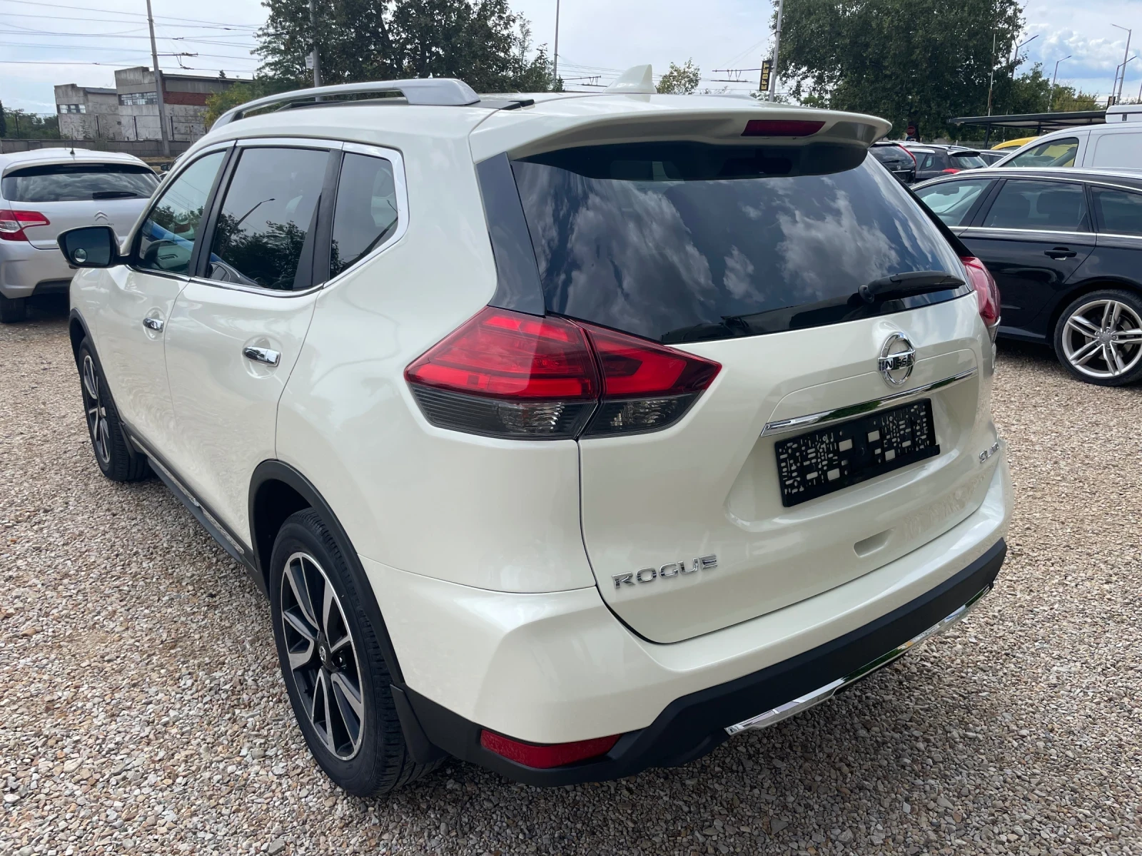 Nissan Rogue 2.5i-4x4-AVTOM/FULL-DISTRONIC-PANORAMA-360 KAMERA-, снимка 7 - Автомобили и джипове - 56082798
