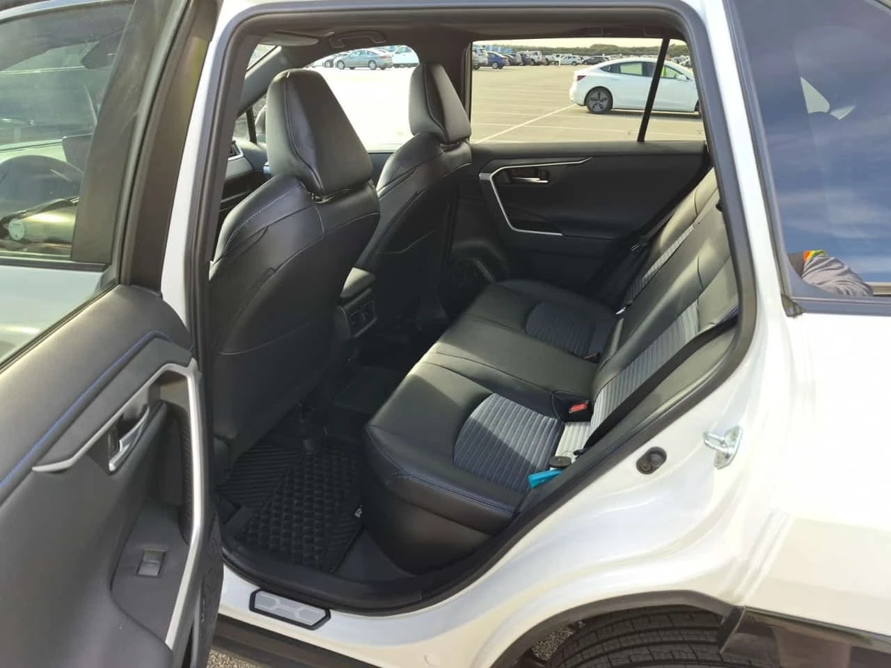 Toyota Rav4 * HYBRID XSE * AWD * CARFAX *  | Mobile.bg � ����������� 10