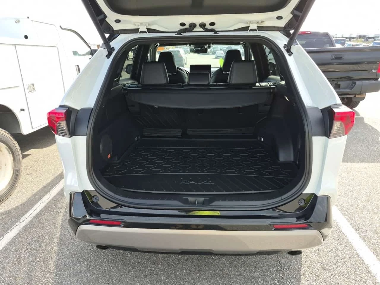 Toyota Rav4 * HYBRID XSE * AWD * CARFAX *  | Mobile.bg � ����������� 12