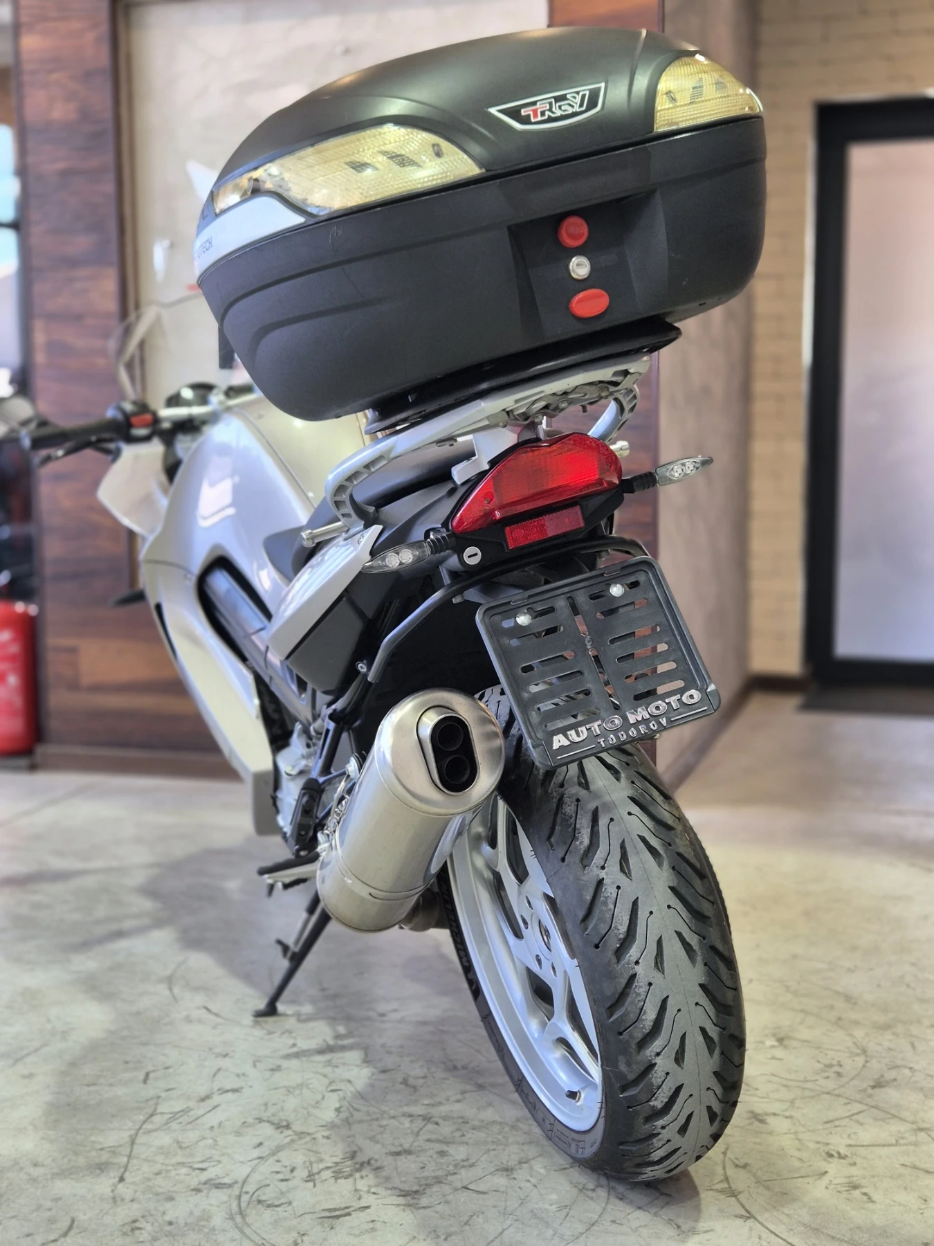 BMW F 800ST ABS СЕРВИЗНА ИСТОРИЯ Нов внос от ШВЕЙЦАРИЯ!, снимка 6 - Мотоциклети и мототехника - 55750218