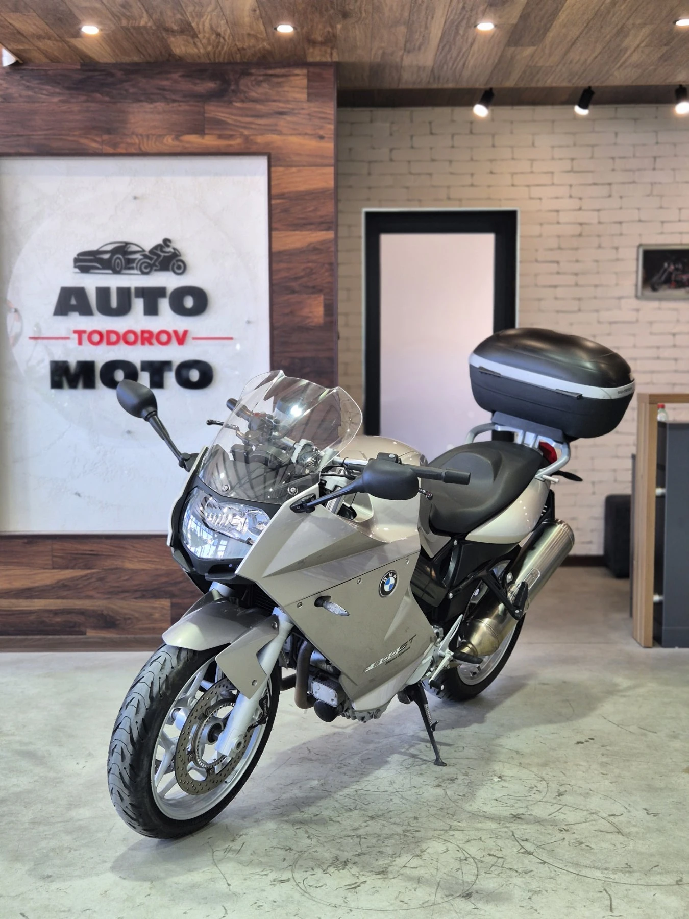 BMW F 800ST ABS СЕРВИЗНА ИСТОРИЯ Нов внос от ШВЕЙЦАРИЯ!, снимка 3 - Мотоциклети и мототехника - 55750218