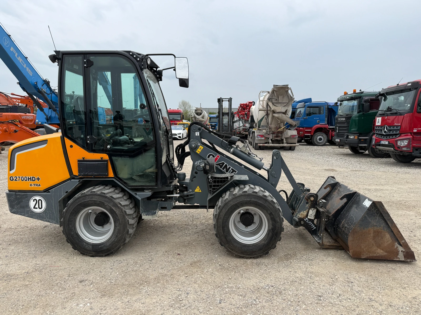 Челен товарач Друга марка GIANT G2700 X-TRA, снимка 7 - Индустриална техника - 54265651