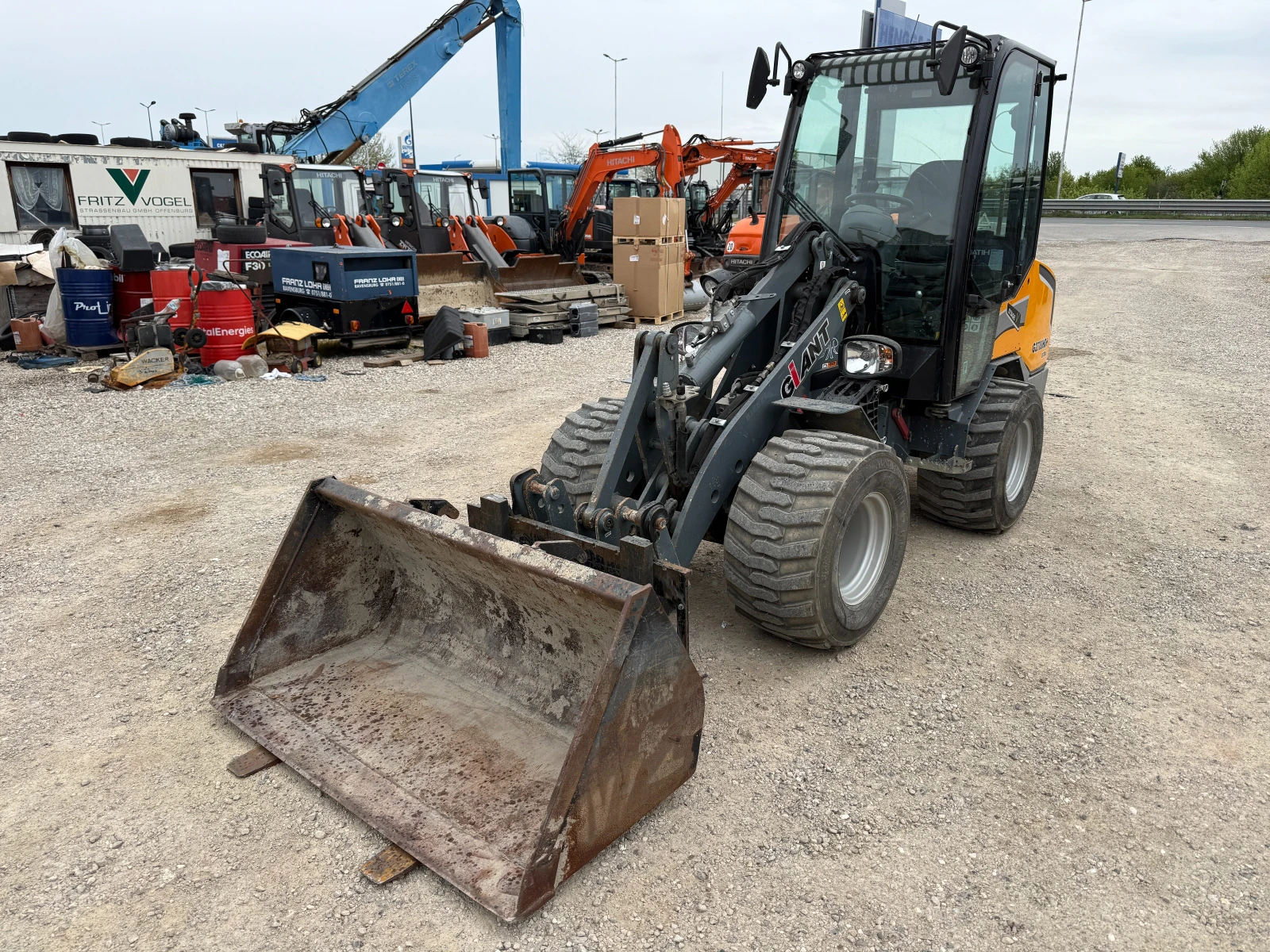 Челен товарач Друга марка GIANT G2700 X-TRA, снимка 4 - Индустриална техника - 54265651