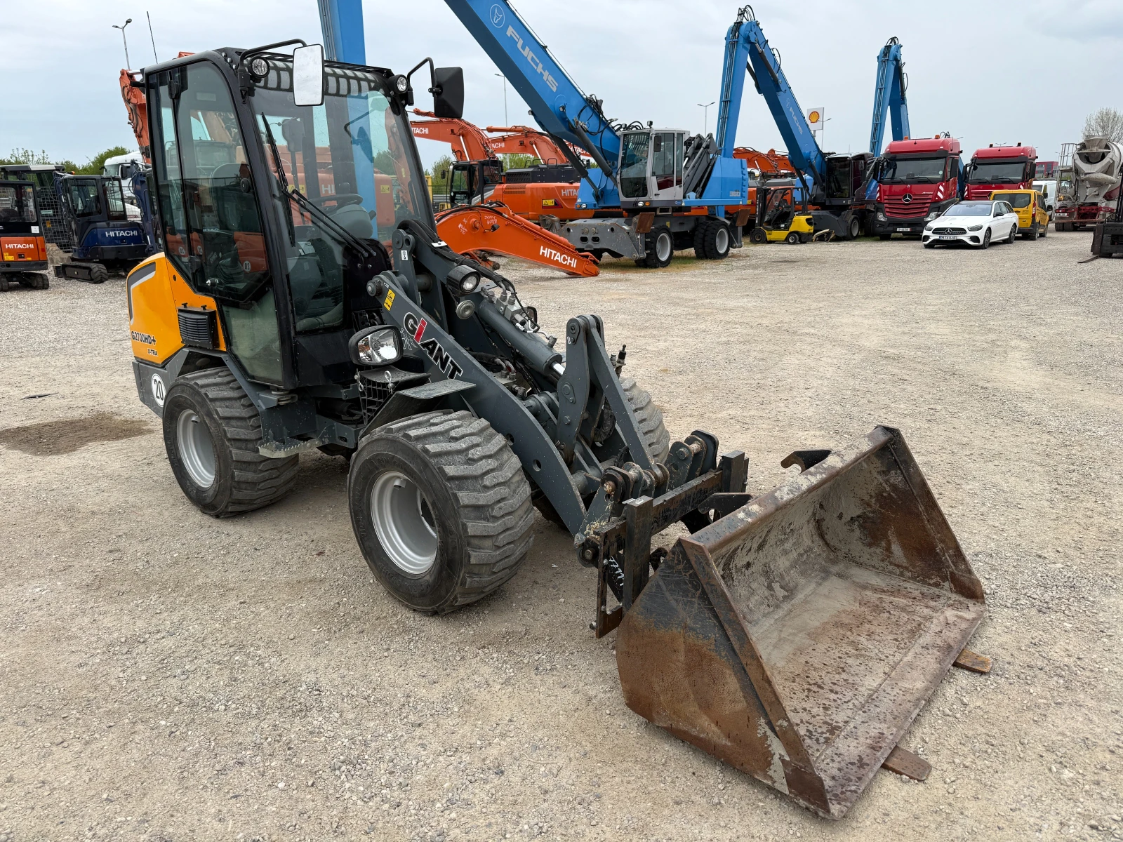 Челен товарач Друга марка GIANT G2700 X-TRA, снимка 5 - Индустриална техника - 54265651