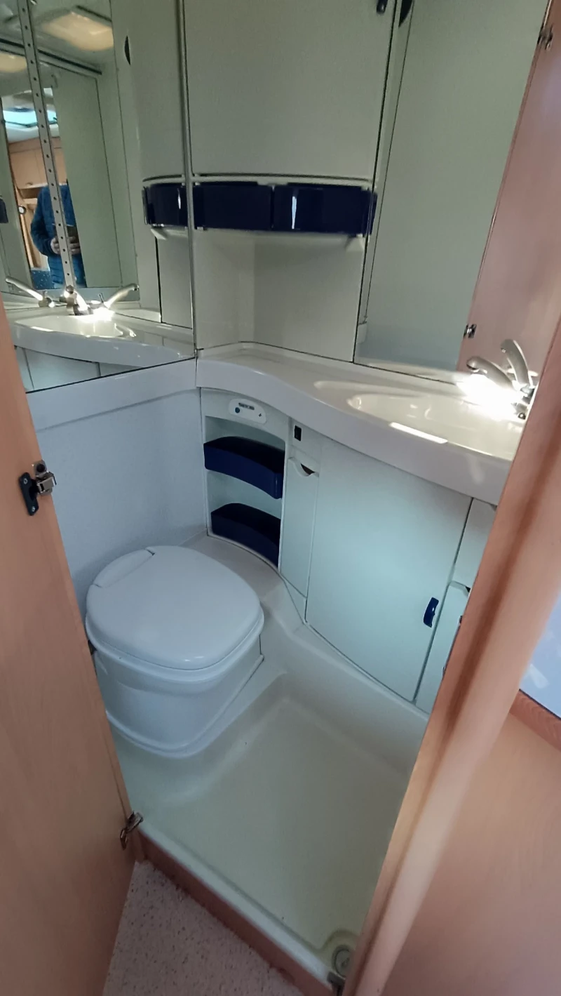 Каравана HYMER / ERIBA Nova 460, снимка 9 - Каравани и кемпери - 53389307