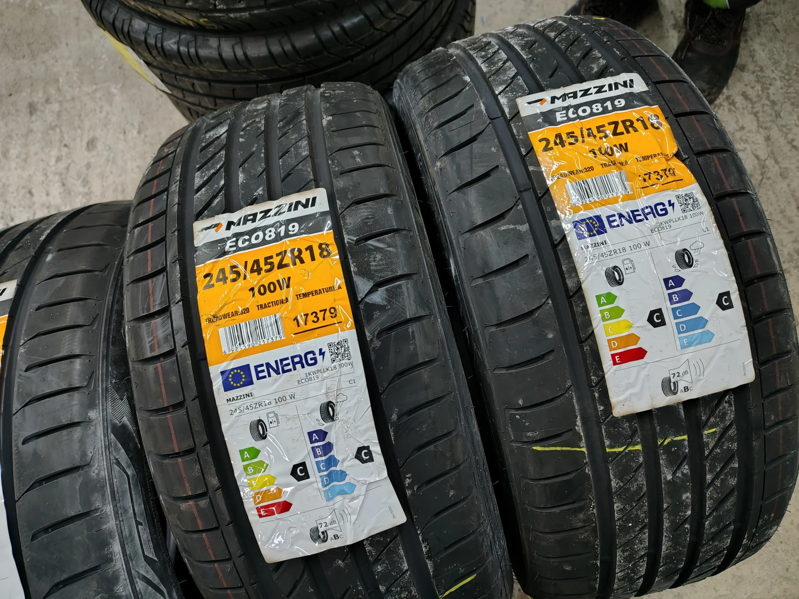 Гуми Летни 245/45R17, снимка 3 - Гуми и джанти - 53747344