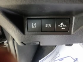 Toyota Yaris 1.5i kli navi kamera led, снимка 16
