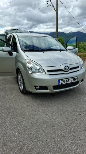 Toyota Corolla verso 1.8 VVT-i Газов инжекцион, снимка 11