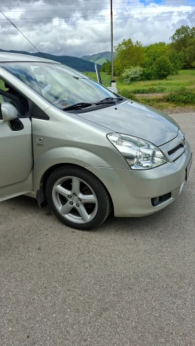 Toyota Corolla verso 1.8 VVT-i Газов инжекцион, снимка 10
