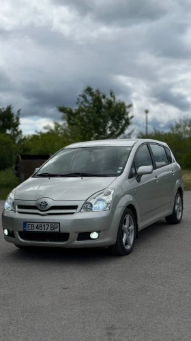 Toyota Corolla verso 1.8 VVT-i Газов инжекцион, снимка 1