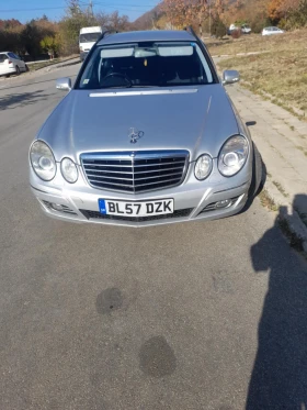 Mercedes-Benz E 220, снимка 10