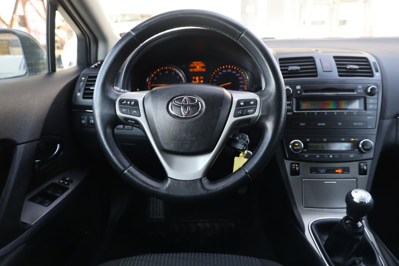 Toyota Avensis 1. 8 VVT-i 147 PS 6 ск. ТЕМПОМАТ*Климатроник #iCar, снимка 15 - Автомобили и джипове - 40359938
