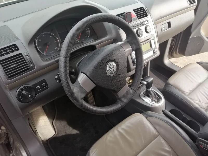 VW Touran CROSS 2.0 170HP, снимка 8 - Автомобили и джипове - 48757252