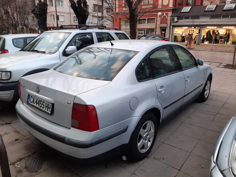 VW Passat 1.8 I b5, снимка 5 - Автомобили и джипове - 49104675