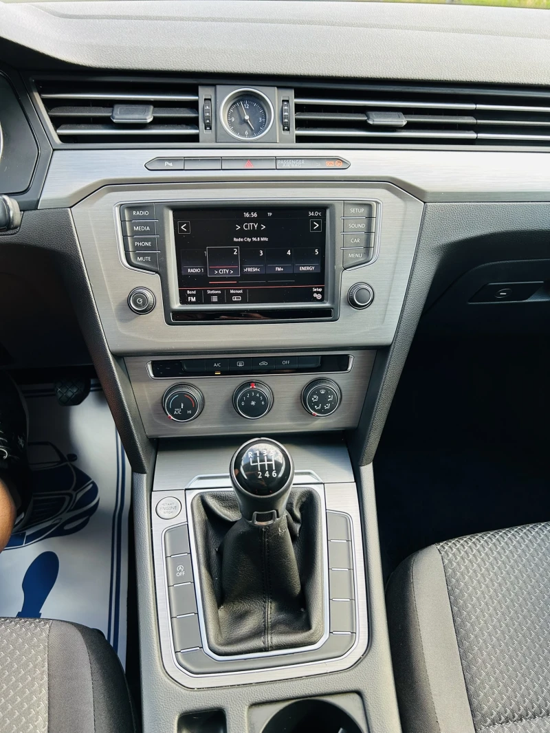 VW Passat TDI/BlueMotion/ТОП Състояние, снимка 15 - Автомобили и джипове - 50876550