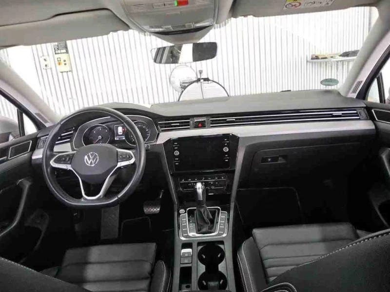 VW Passat 2.0TDI/VARIANT/150HP/BUSINESS/CARPLAY/MASSAGE/547f, снимка 6 - Автомобили и джипове - 51306855