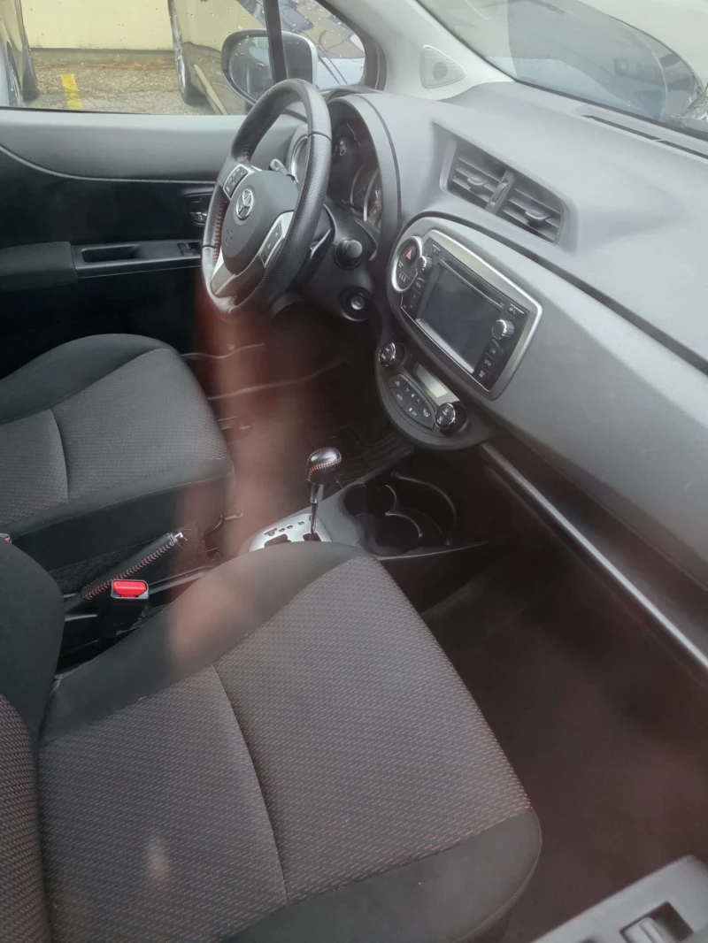 Toyota Yaris, снимка 10 - Автомобили и джипове - 53026371
