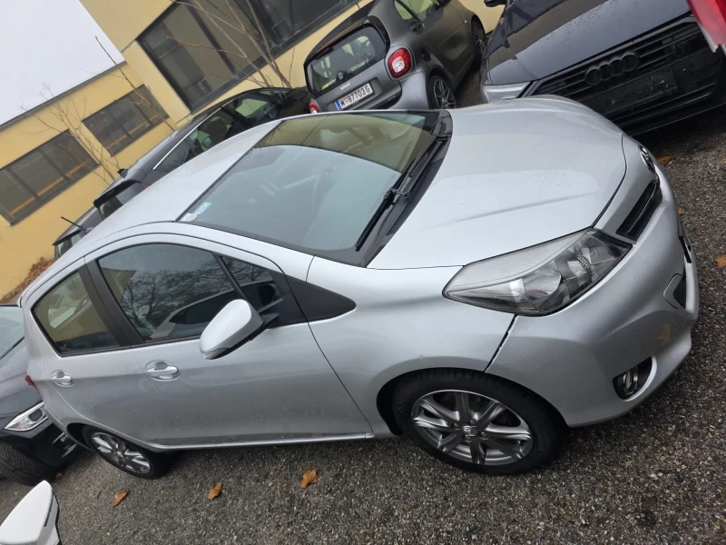 Toyota Yaris, снимка 4 - Автомобили и джипове - 53026371
