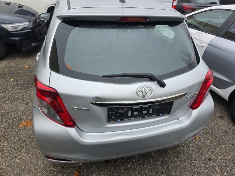 Toyota Yaris, снимка 8 - Автомобили и джипове - 53026371
