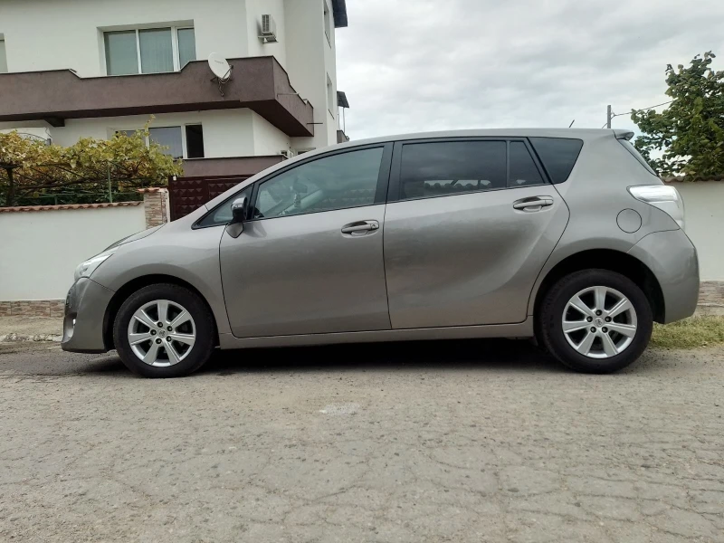 Toyota Verso, снимка 2 - Автомобили и джипове - 53458084