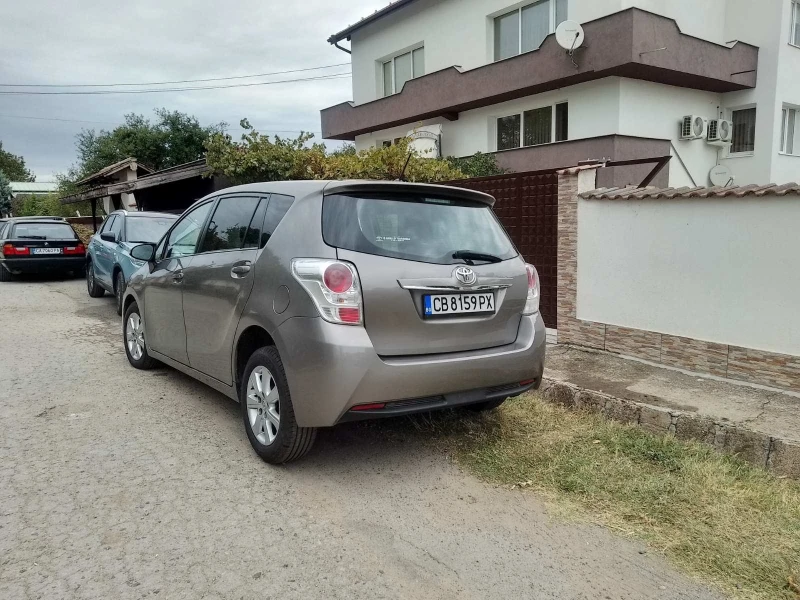 Toyota Verso, снимка 3 - Автомобили и джипове - 53458084