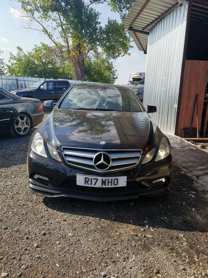 Mercedes-Benz E 220 207 купе на части 5 броя, снимка 12 - Автомобили и джипове - 26477469