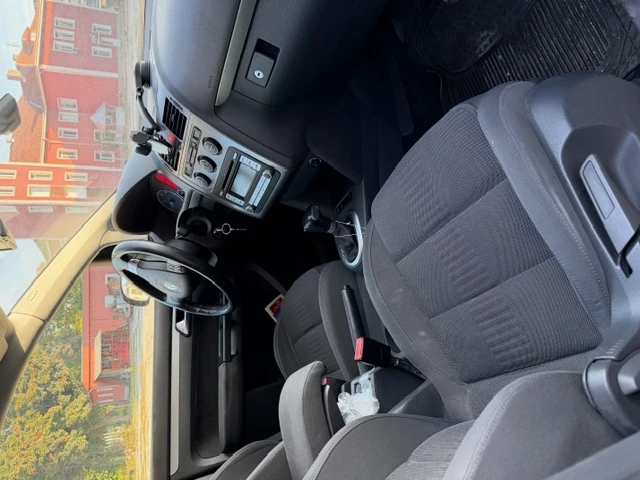 VW Touran, снимка 6 - Автомобили и джипове - 56322332