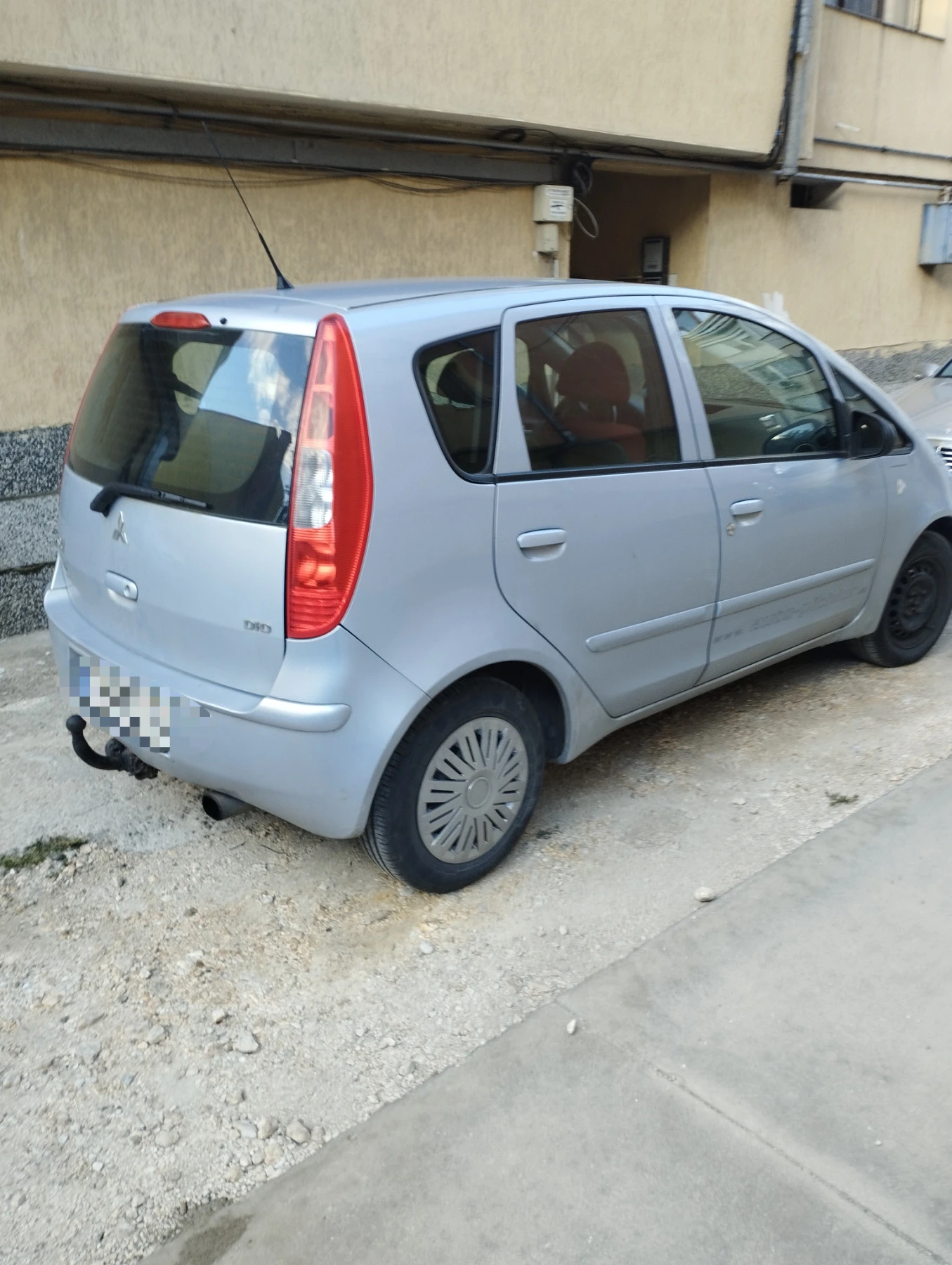 Mitsubishi Colt 1, 5 DID - изображение 4