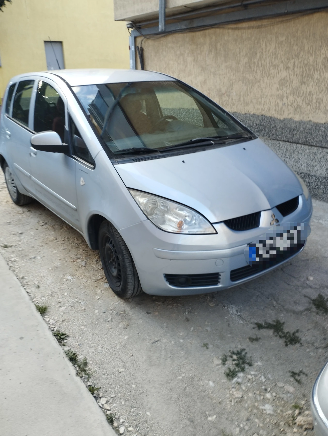 Mitsubishi Colt 1, 5 DID - изображение 3