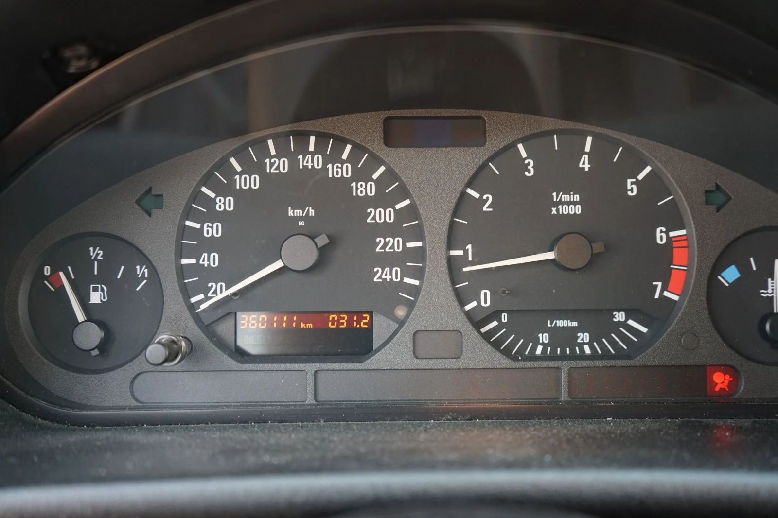 BMW 318 E36 Автоматик Газов инжекцион - изображение 10