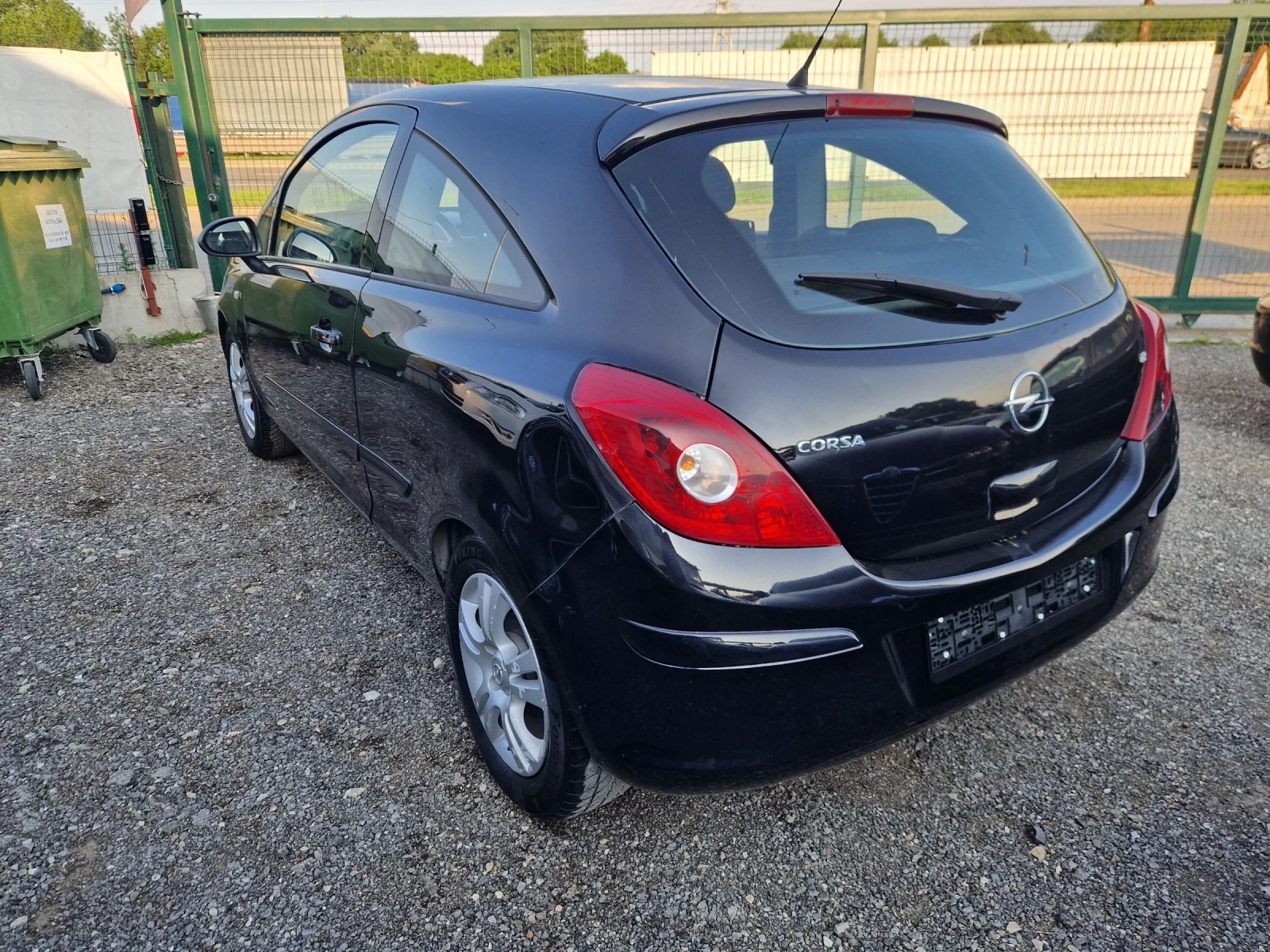 Opel Corsa 1.2i 16v 80ps.GPL ITALIA - изображение 3