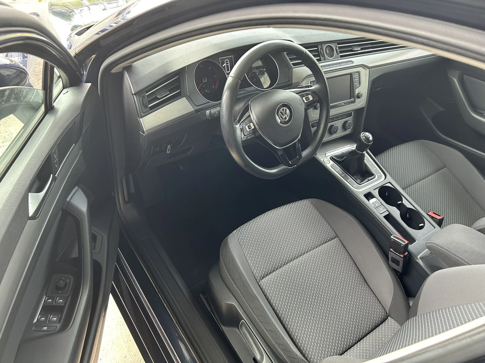 VW Passat TDI/BlueMotion/ТОП Състояние - изображение 9
