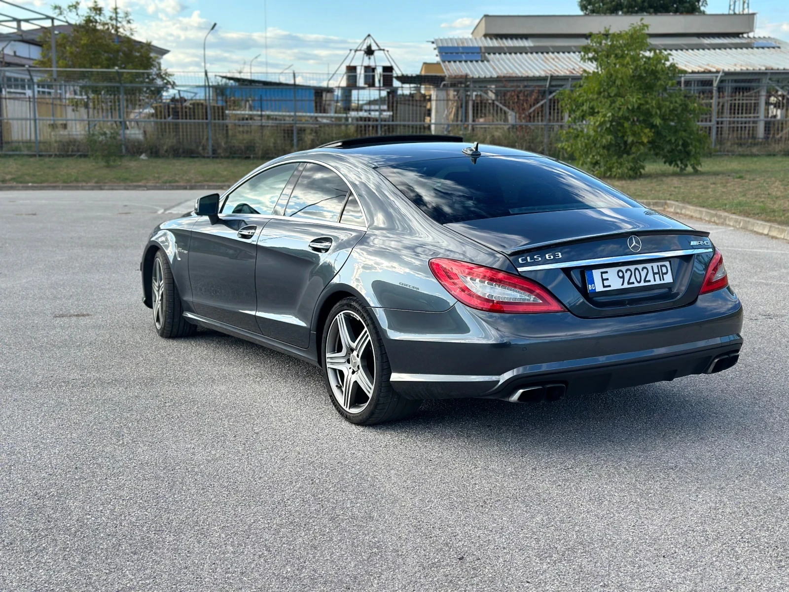 Mercedes-Benz CLS 63 AMG Performance Pack/557hp/ParkingAssistance - изображение 5