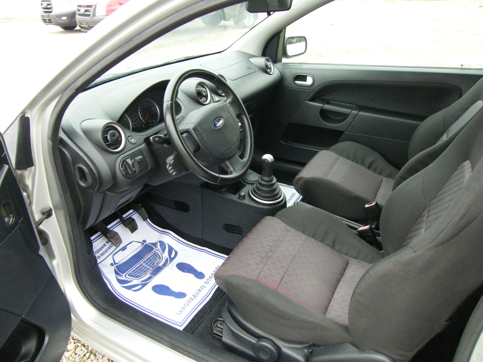 Ford Fiesta  1.6TDCI S - изображение 8
