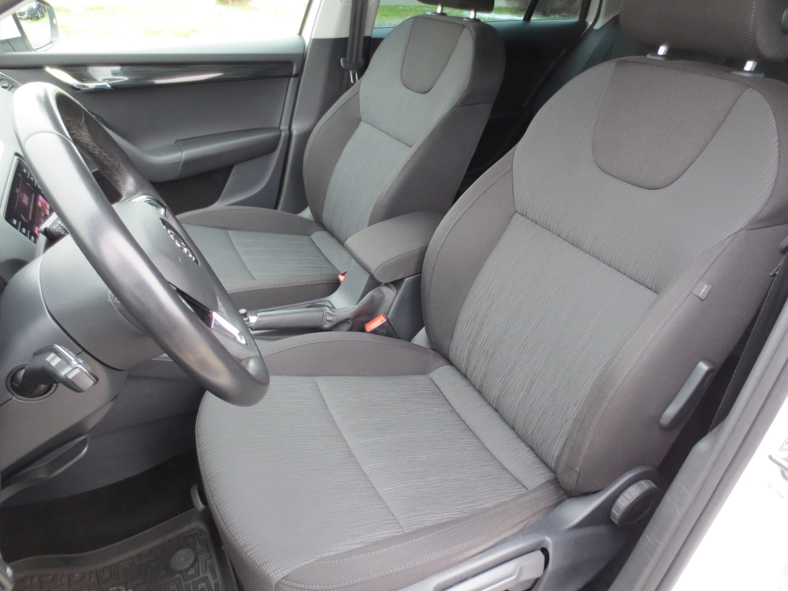 Skoda Octavia 2.0TDI* DSG*  - изображение 10