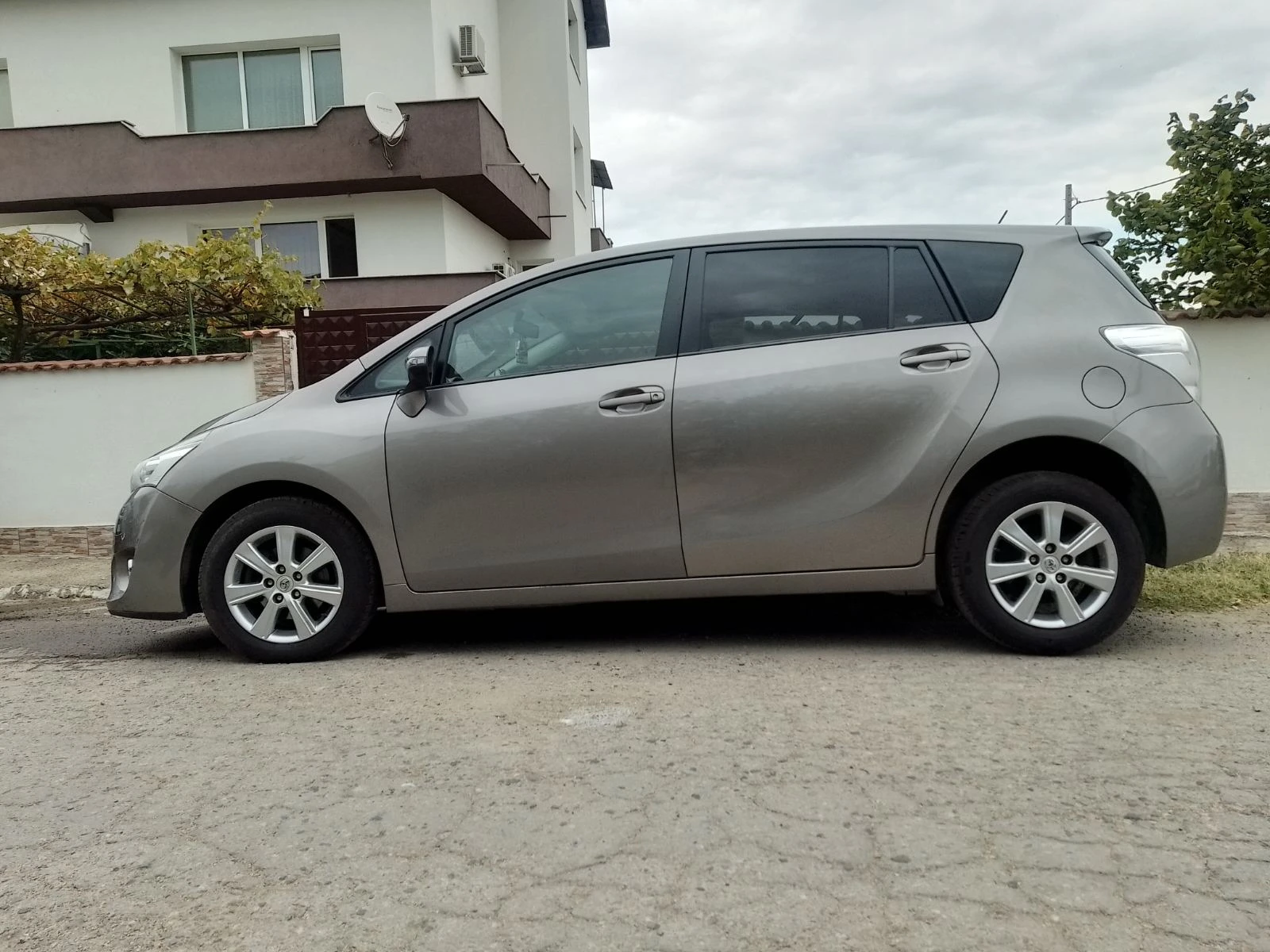 Toyota Verso | Mobile.bg � ����������� 2